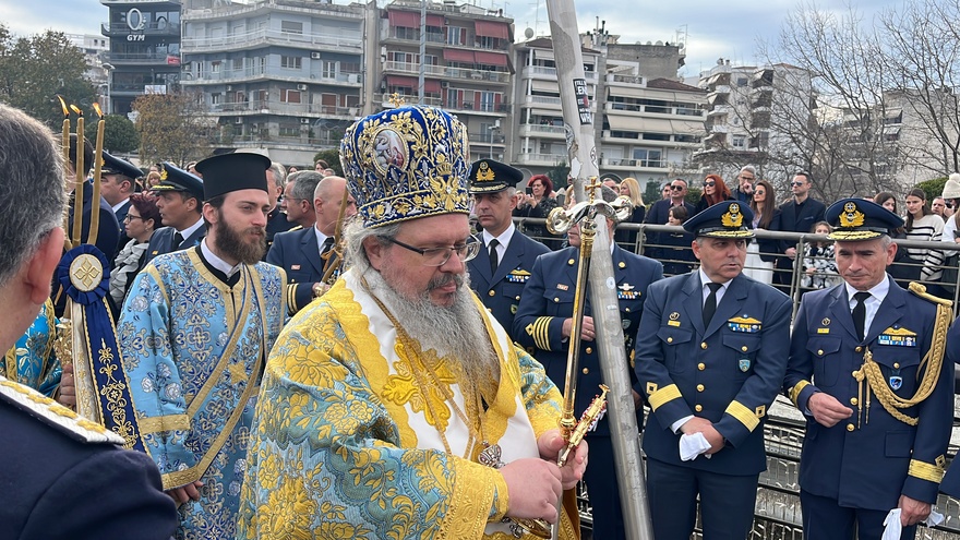 Κανονικά η κατάδυση του Τιμίου Σταυρού - αναβάλλεται η κοπή πίτας στο ΔΩΛ